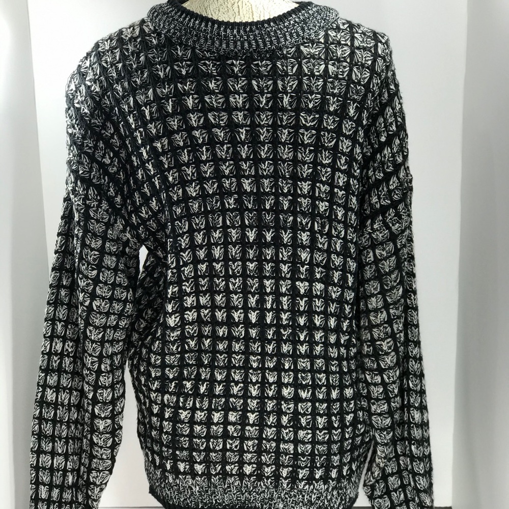 Vintage Men’s Size M Anchor Blue 100% Acrylic black and White Sweater